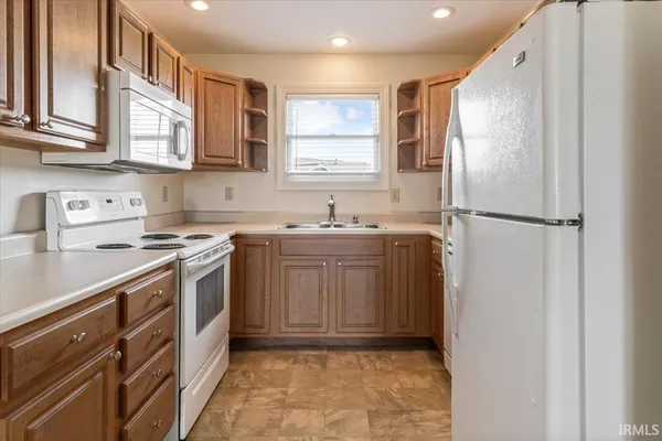 $194,900 | 124 Sunset Drive, Winchester, IN 47394