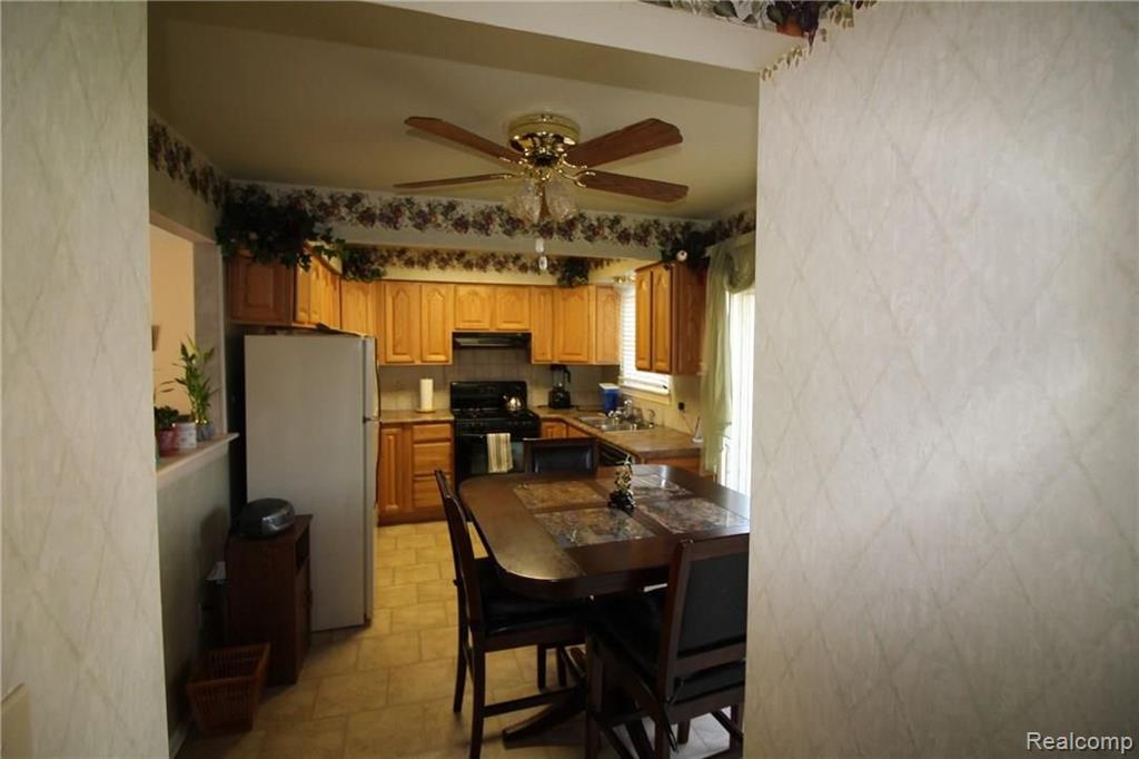 45571 Ledgewood Street Macomb, MI 48044 - Photo 10 of 27