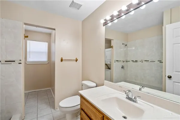 $975 | 1800 Oasis Drive, Unit 102, Mission, TX 78572