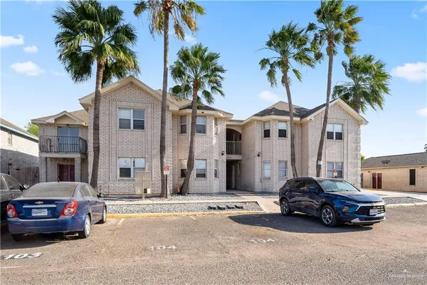 $975 | 1800 Oasis Drive, Unit 102, Mission, TX 78572