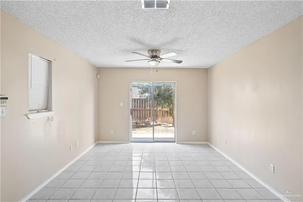 $975 | 1800 Oasis Drive, Unit 102, Mission, TX 78572