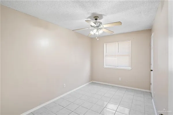$975 | 1800 Oasis Drive, Unit 102, Mission, TX 78572