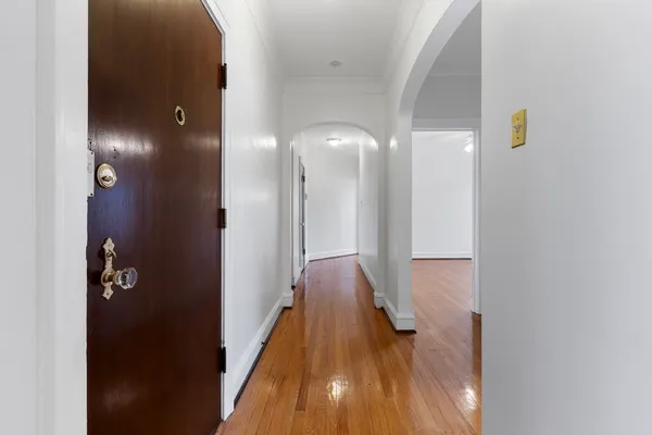 $1,995 | 816 Mulford Street, Unit 2R, Evanston, IL 60202