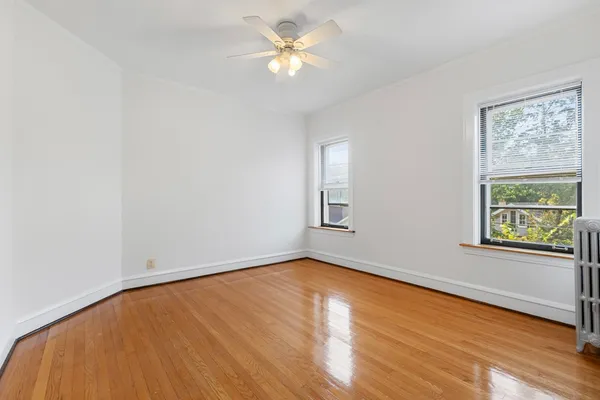 $1,995 | 816 Mulford Street, Unit 2R, Evanston, IL 60202