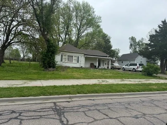 $159,950 | 329 South Center Street, Gardner, KS 66030