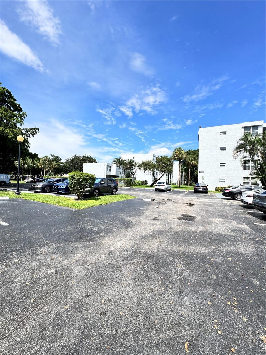 9441 Evergreen Place, Unit 206 Davie, FL 33324 - Photo 10 of 11