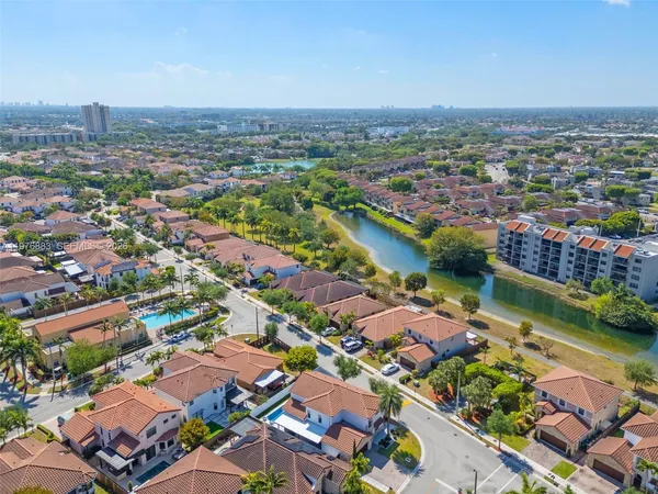 $1,140,000 | 1005 Northwest 100th Avenue, Miami, FL 33172