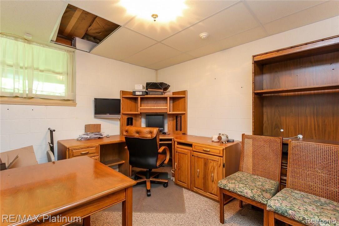 2445 Shehan Road Pinckney, MI 48169 - Photo 24 of 41 Office or 4th bedroom with egress window