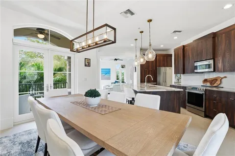 $2,495,000 | 1008 7th Street South, Unit B1, Naples, FL 34102