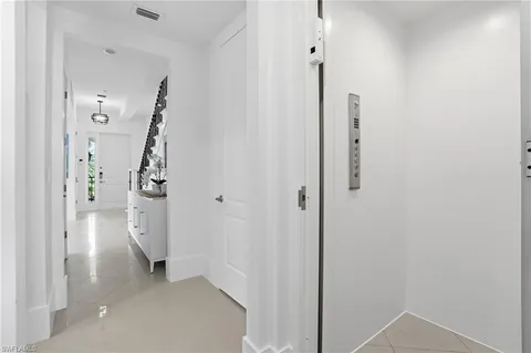 $2,495,000 | 1008 7th Street South, Unit B1, Naples, FL 34102