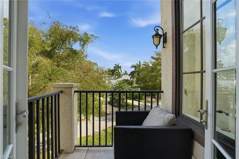 $2,495,000 | 1008 7th Street South, Unit B1, Naples, FL 34102