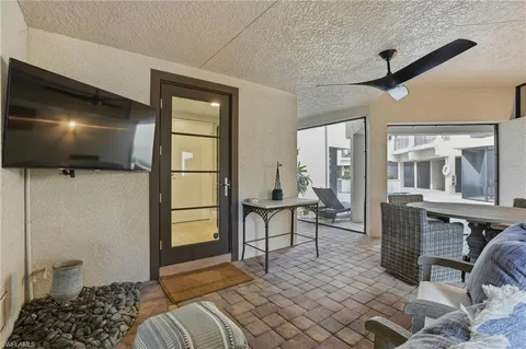 $2,495,000 | 1008 7th Street South, Unit B1, Naples, FL 34102