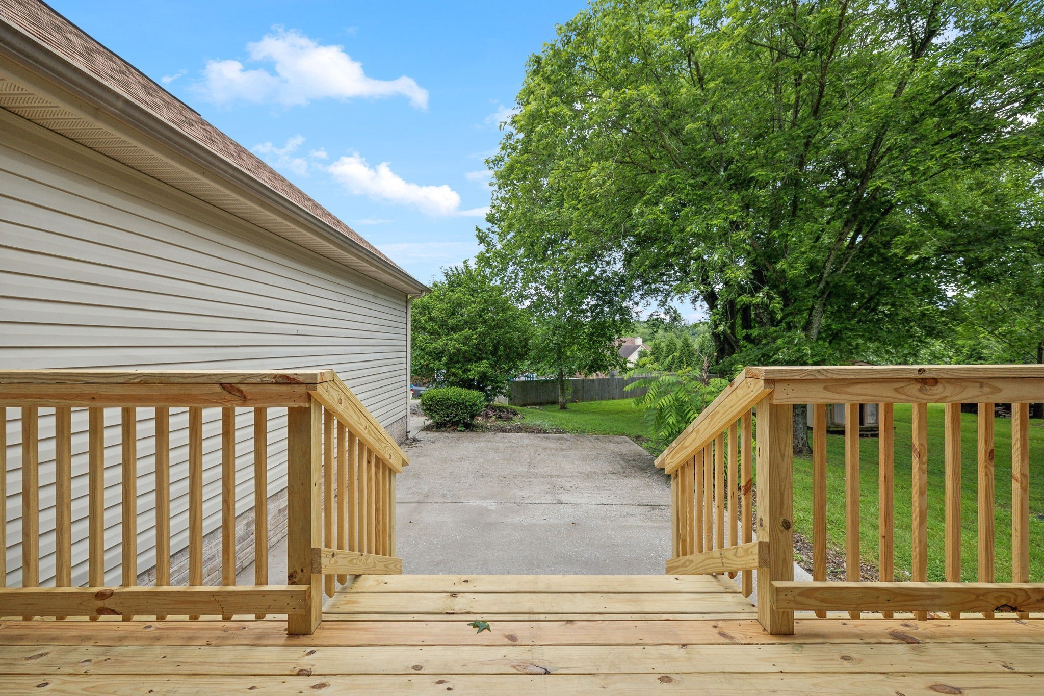 1075 Kathryn Road Mount Juliet, TN 37122 - Photo 25 of 27 a view of a house with a balcony