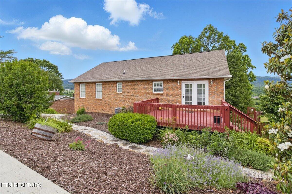 262 Cresent Street Harrogate, TN 37752 - Photo 2 of 34 62-Photo_056