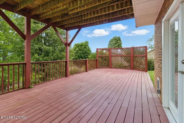 $334,900 | 262 Cresent Street, Harrogate, TN 37752