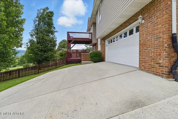 $334,900 | 262 Cresent Street, Harrogate, TN 37752