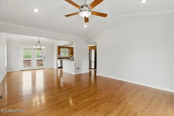 $334,900 | 262 Cresent Street, Harrogate, TN 37752