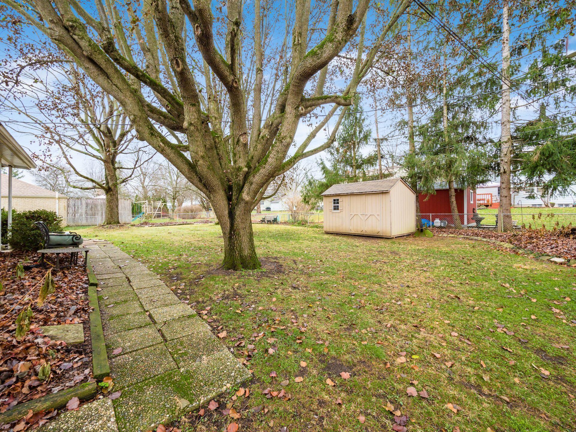 5943 Rocky Rill Road Columbus, OH 43235 - Photo 23 of 28 Large rear yard