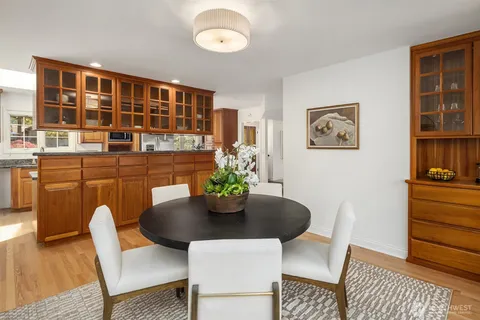 $1,790,000 | 621 128th Avenue Southeast, Bellevue, WA 98005