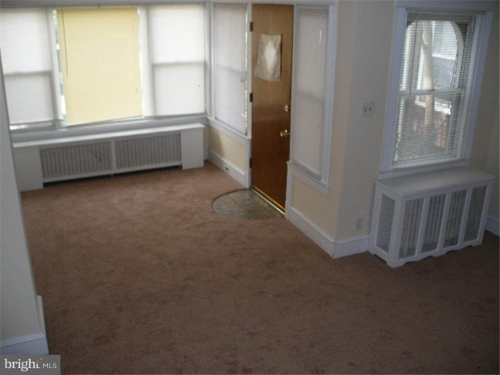 255 Coverly Road Upper Darby, PA 19050 - Photo 3 of 22