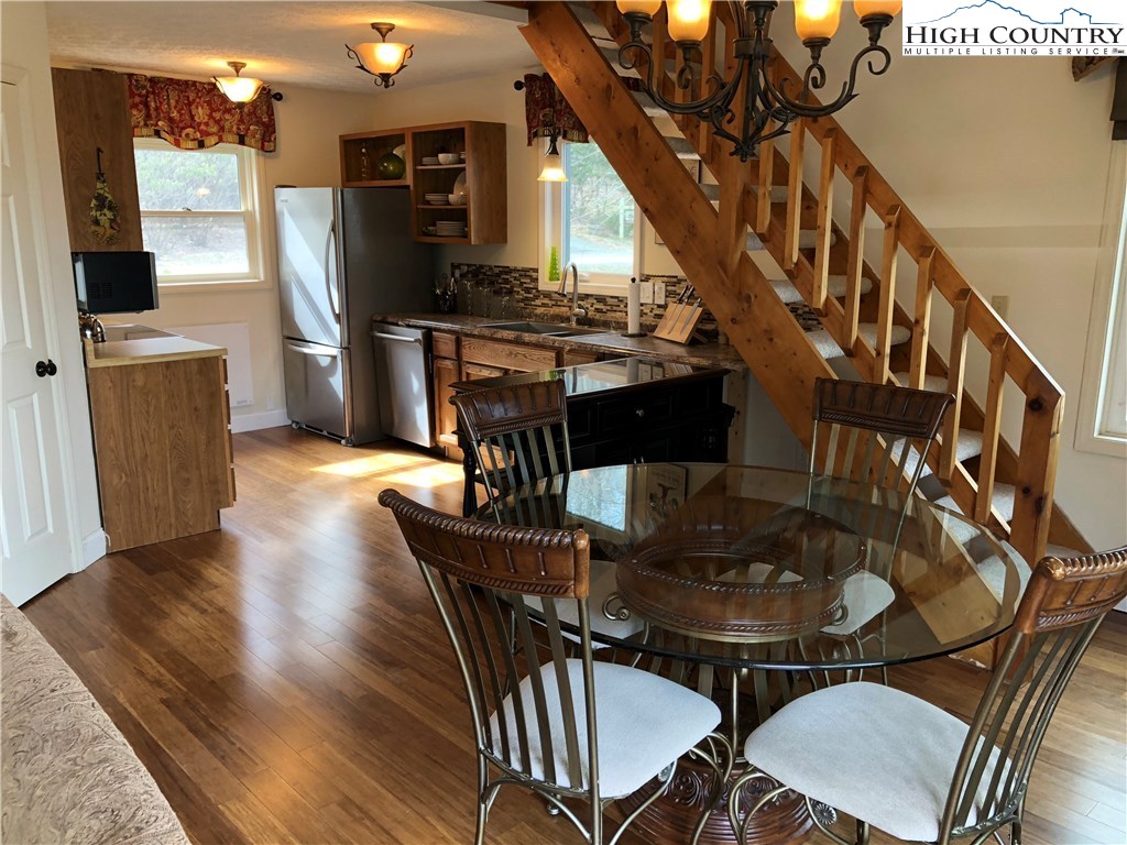 218 Spring Branch Road Beech Mountain, NC 28604 - Photo 6 of 30 Gallery Image 6