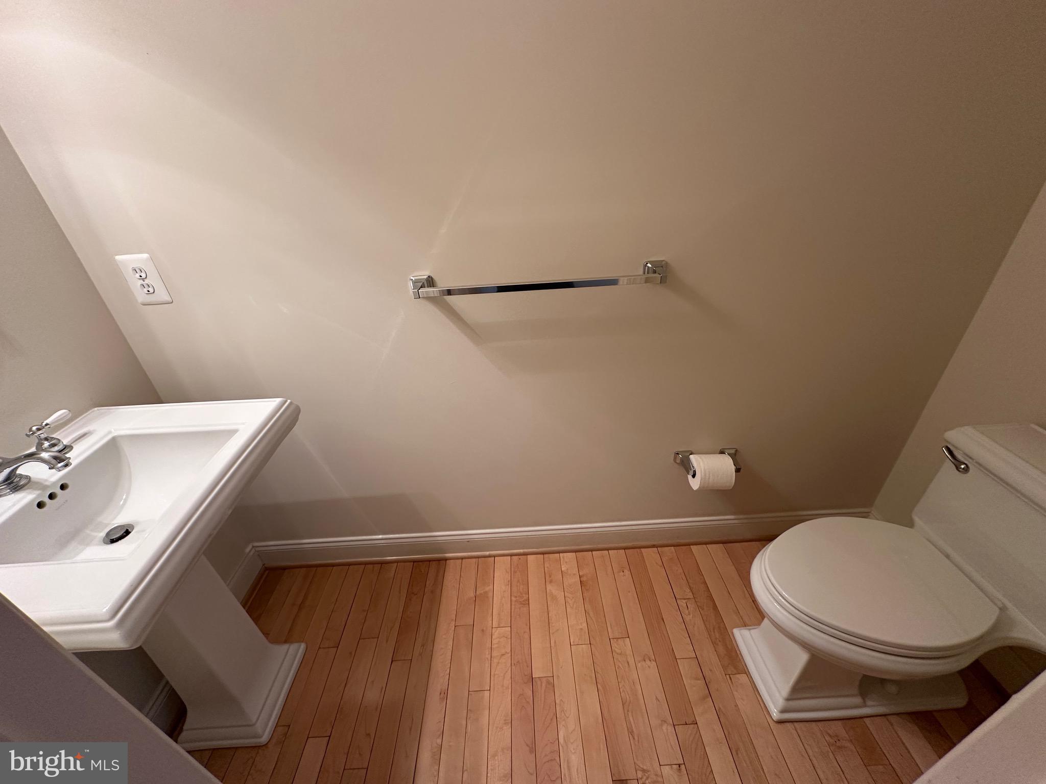 19901 Naples Lakes Terrace Ashburn, VA 20147 - Photo 11 of 34