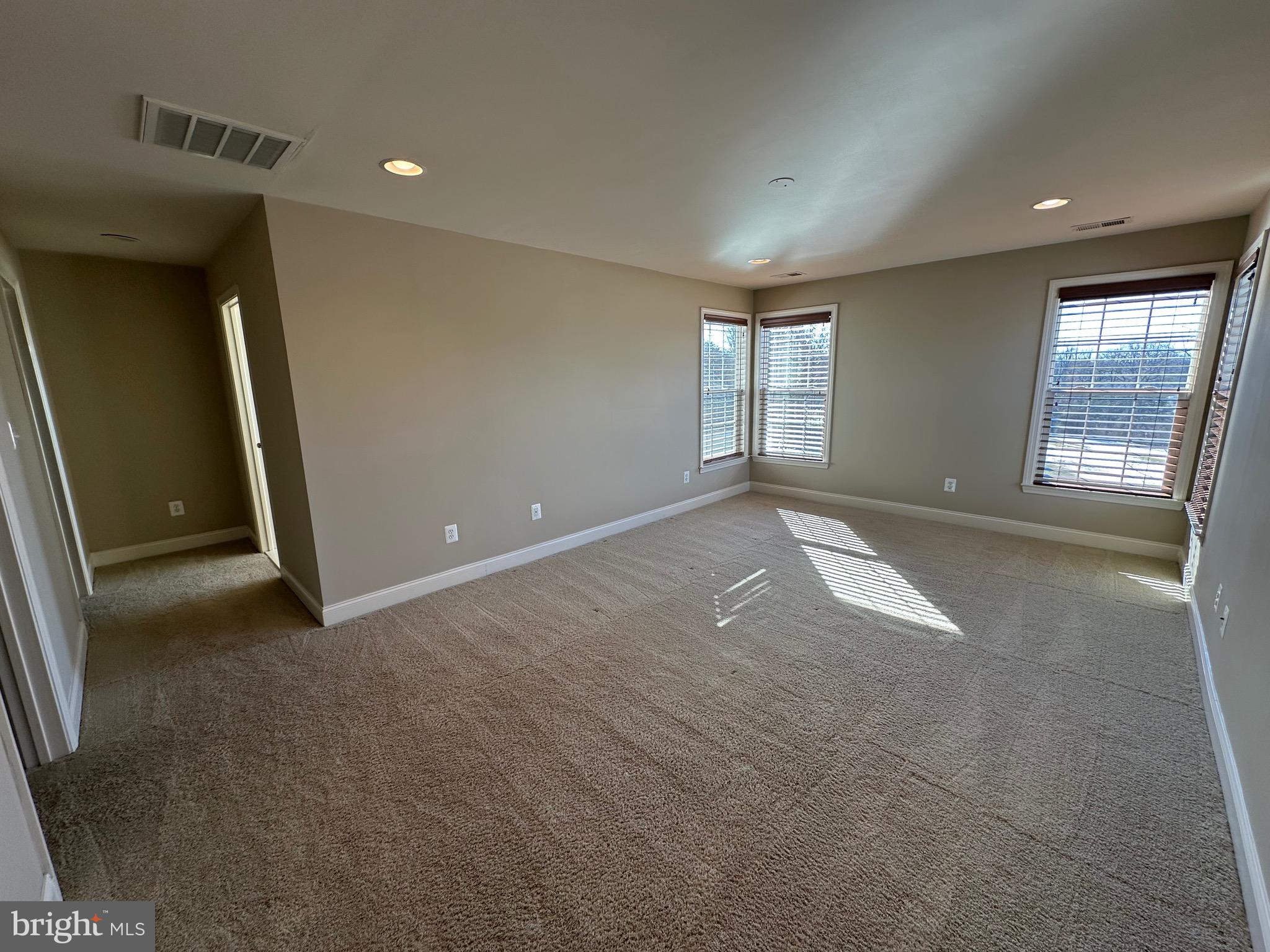 19901 Naples Lakes Terrace Ashburn, VA 20147 - Photo 13 of 34