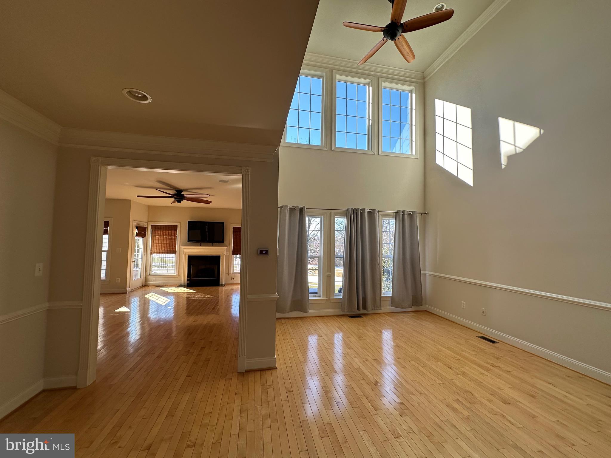 19901 Naples Lakes Terrace Ashburn, VA 20147 - Photo 2 of 34