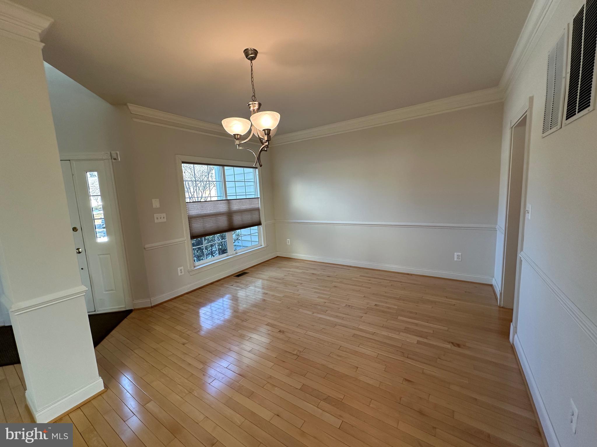 19901 Naples Lakes Terrace Ashburn, VA 20147 - Photo 3 of 34