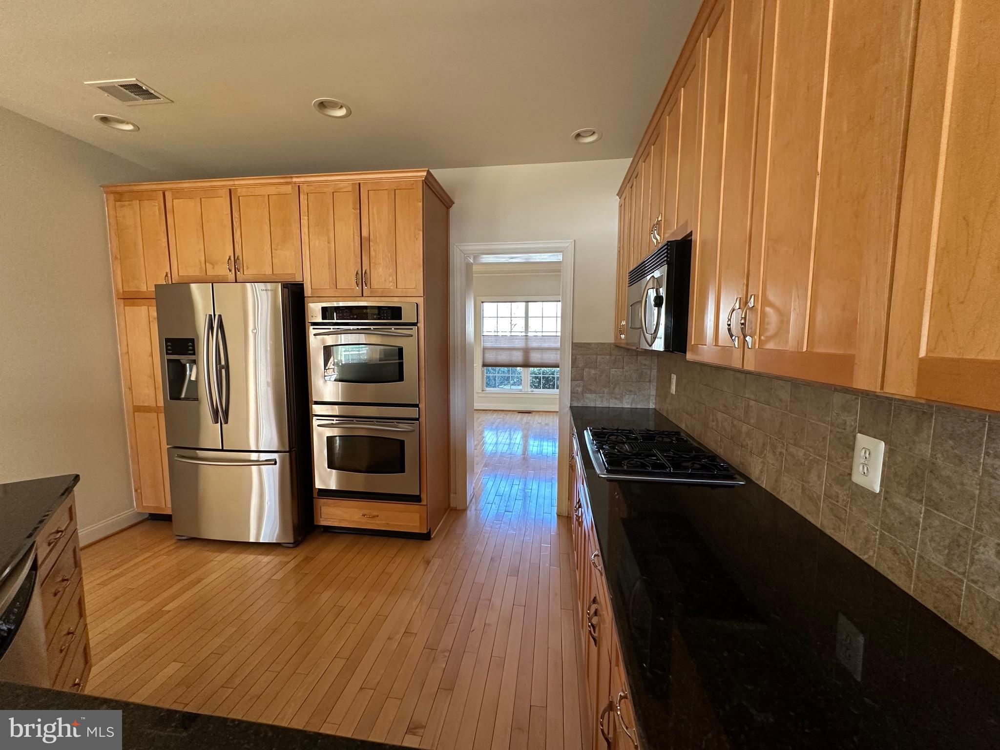 19901 Naples Lakes Terrace Ashburn, VA 20147 - Photo 4 of 34