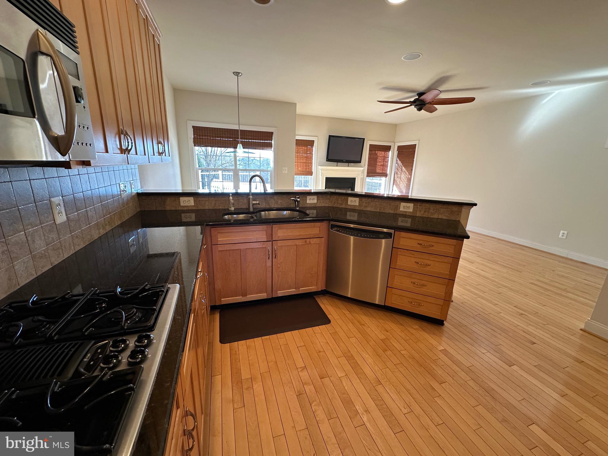 19901 Naples Lakes Terrace Ashburn, VA 20147 - Photo 8 of 34