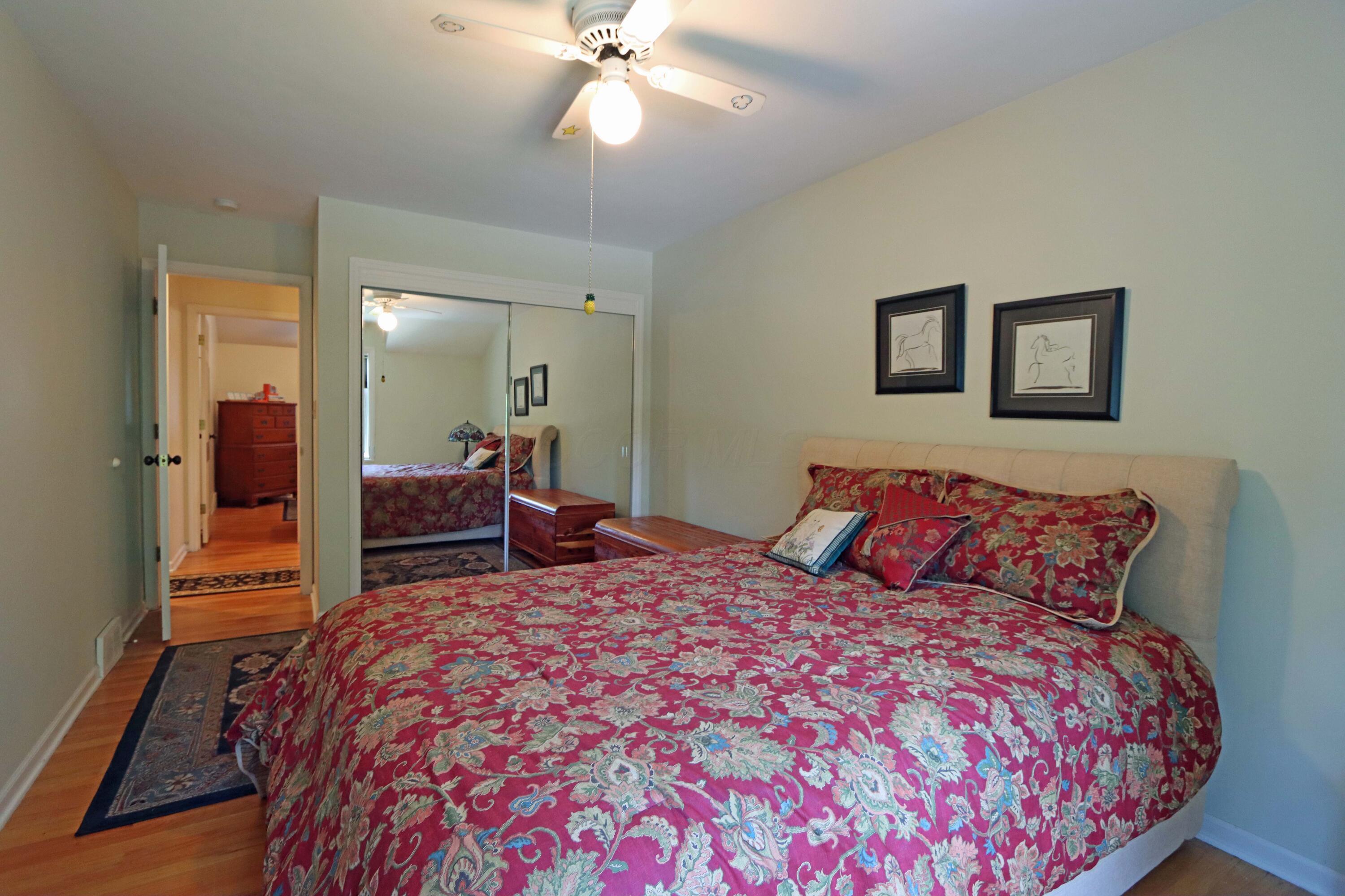 3969 Newhall Road Upper Arlington, OH 43220 - Photo 40 of 82 3rd bedroom with double closet & hardwood flooring