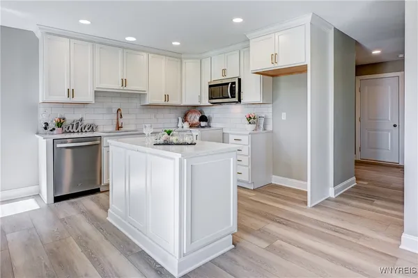 $598,000 | 16 A Stonham Way, Unit 201, Amherst, NY 14221