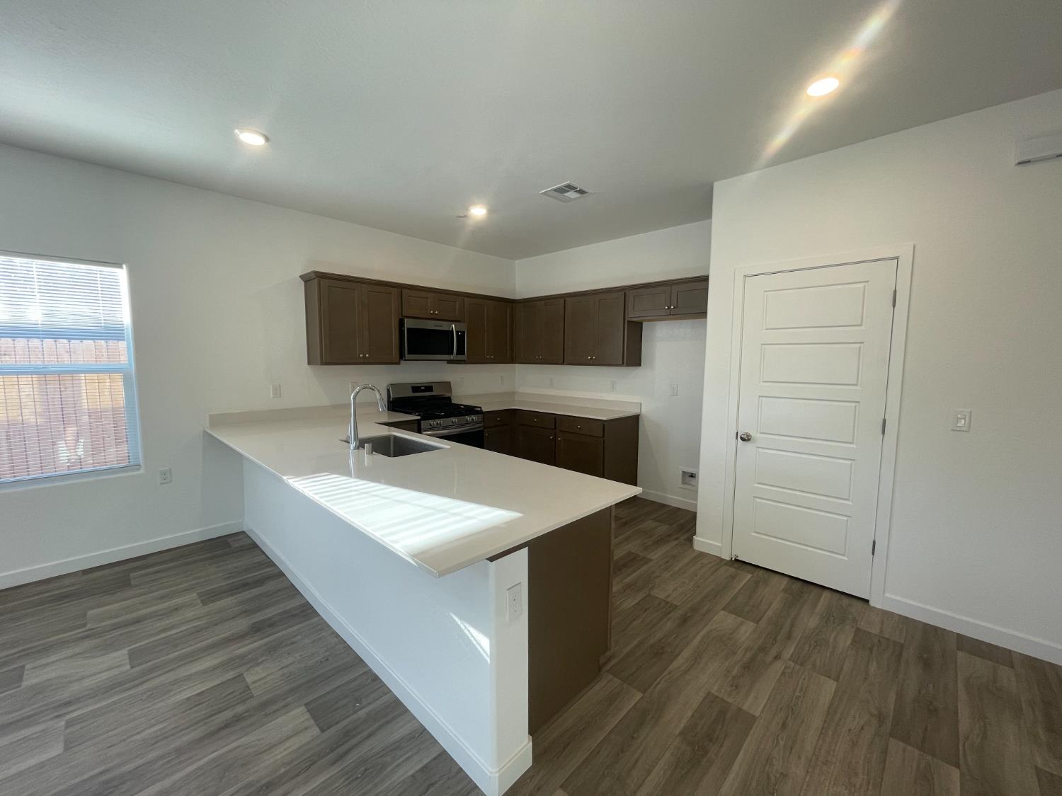 4275 Joaquin Avenue Clovis, CA 93619 - Photo 3 of 15
