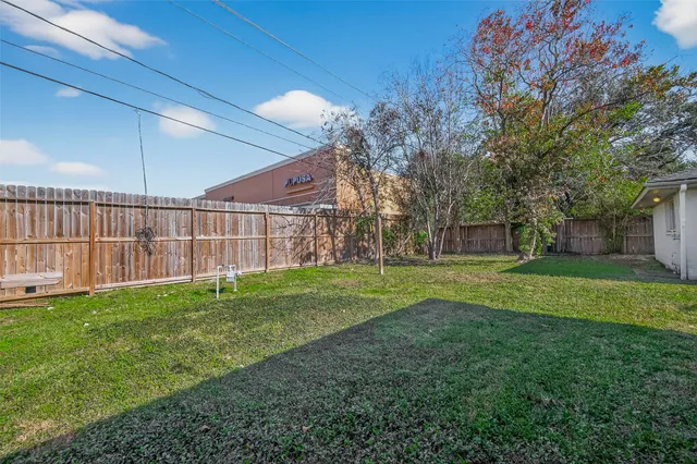 $2,900 | 5674 Hazen Street, Houston, TX 77081