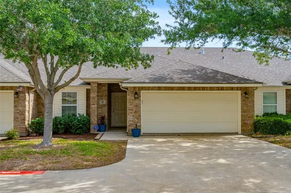 $209,900 | 5540 Oso Parkway, Unit 26, Corpus Christi, TX 78413