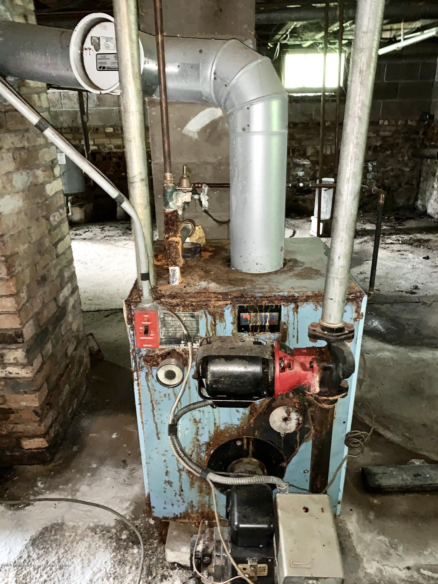 1 Herbertsville Road Howell, NJ 07731 - Photo 17 of 26 Heating System