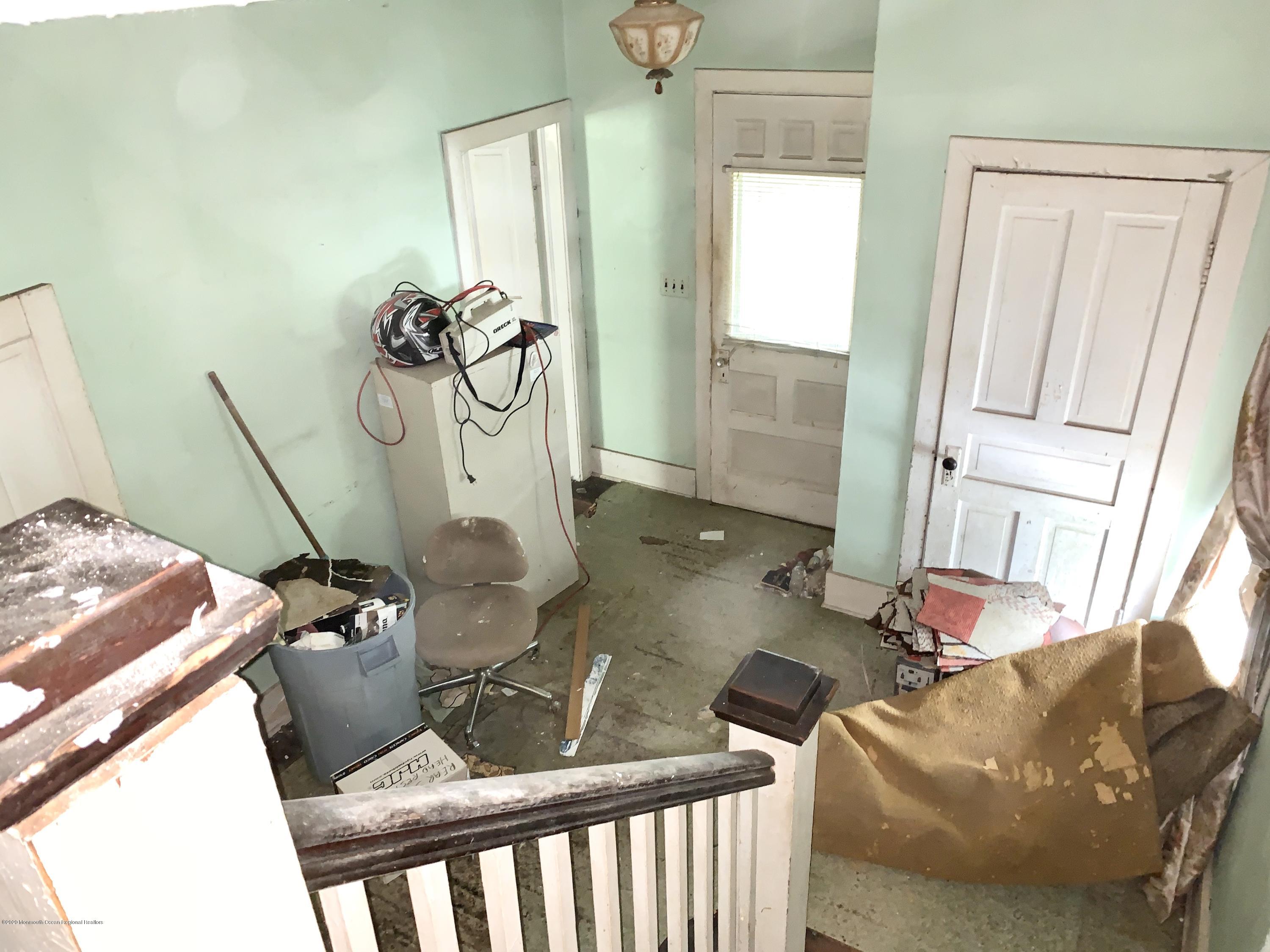 1 Herbertsville Road Howell, NJ 07731 - Photo 4 of 26 Foyer