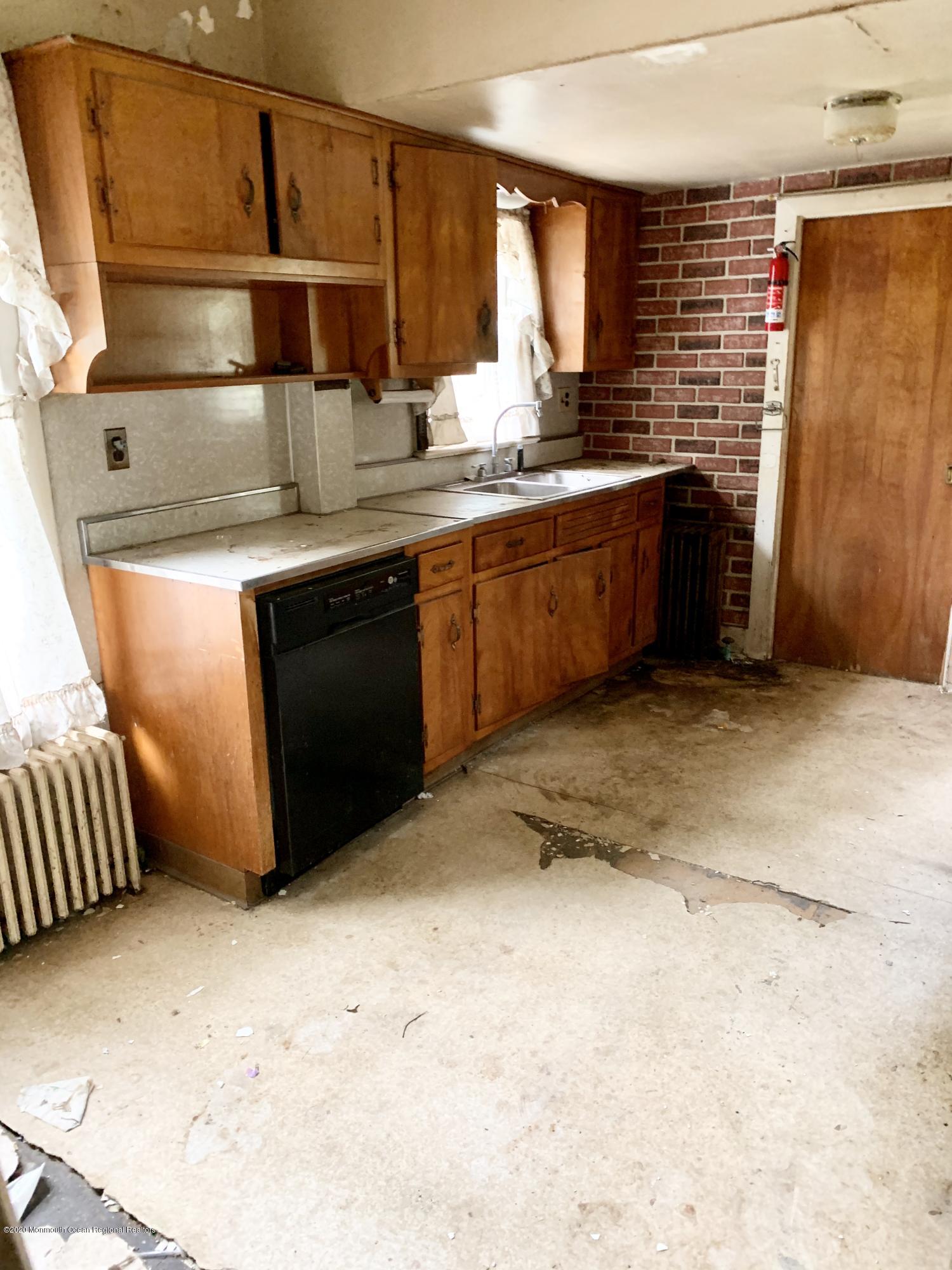 1 Herbertsville Road Howell, NJ 07731 - Photo 5 of 26 Kitchen