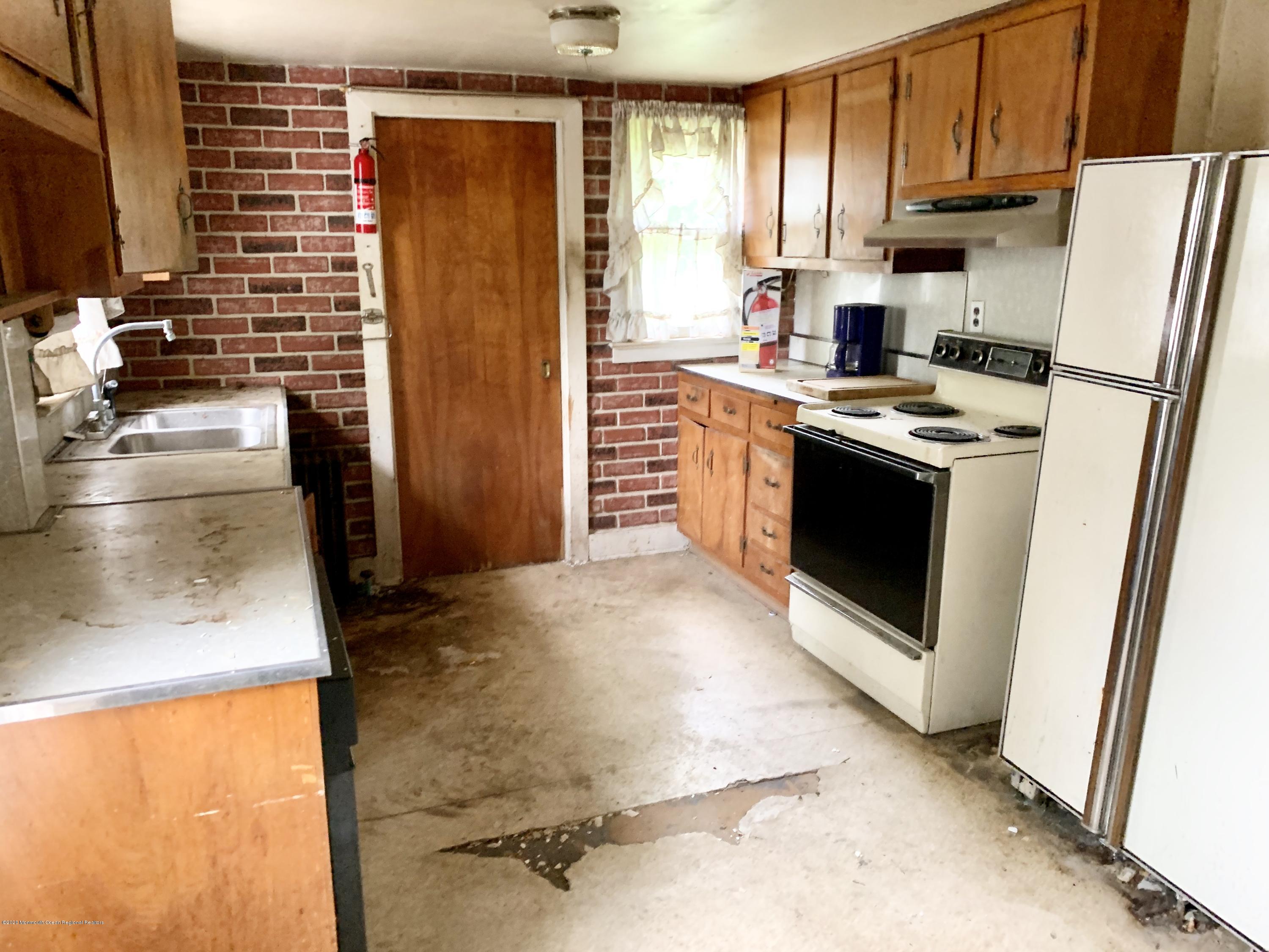 1 Herbertsville Road Howell, NJ 07731 - Photo 6 of 26 Kitchen