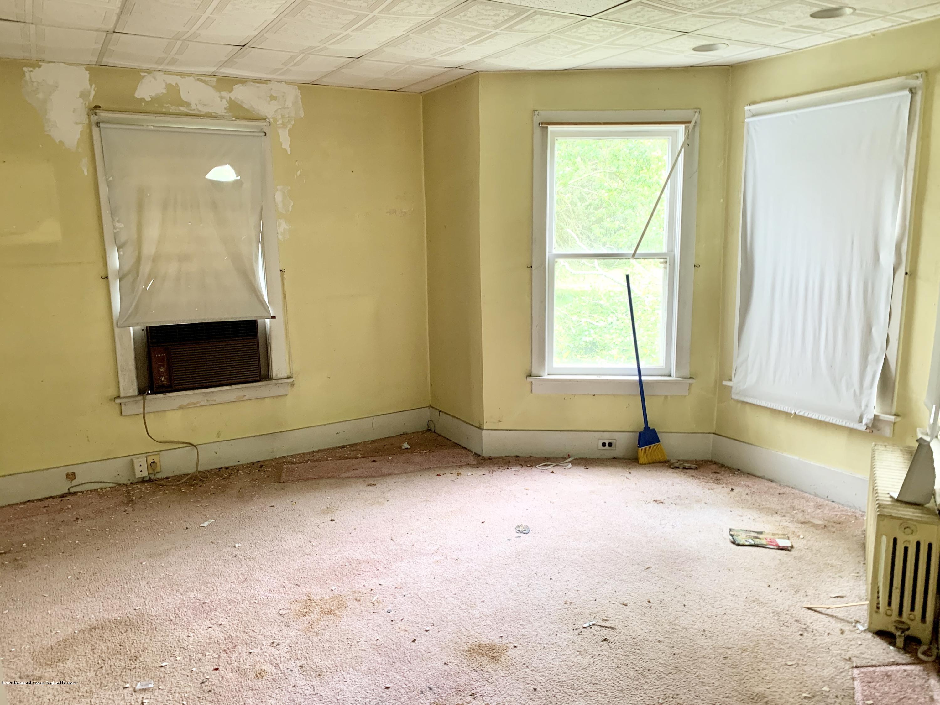 1 Herbertsville Road Howell, NJ 07731 - Photo 9 of 26 Dining room