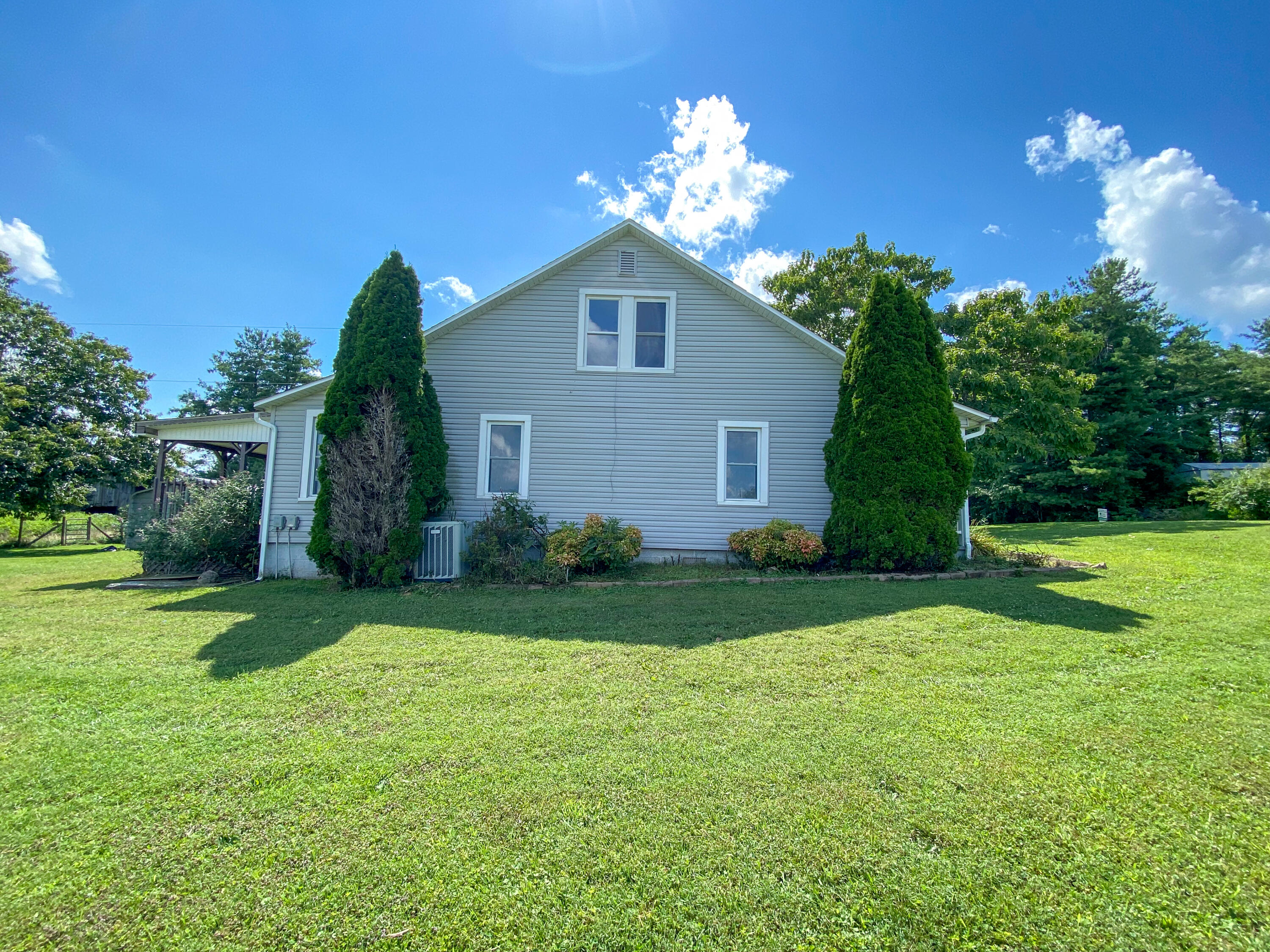 636 Talford Road Northwest Willis, VA 24380 - Photo 2 of 22 3