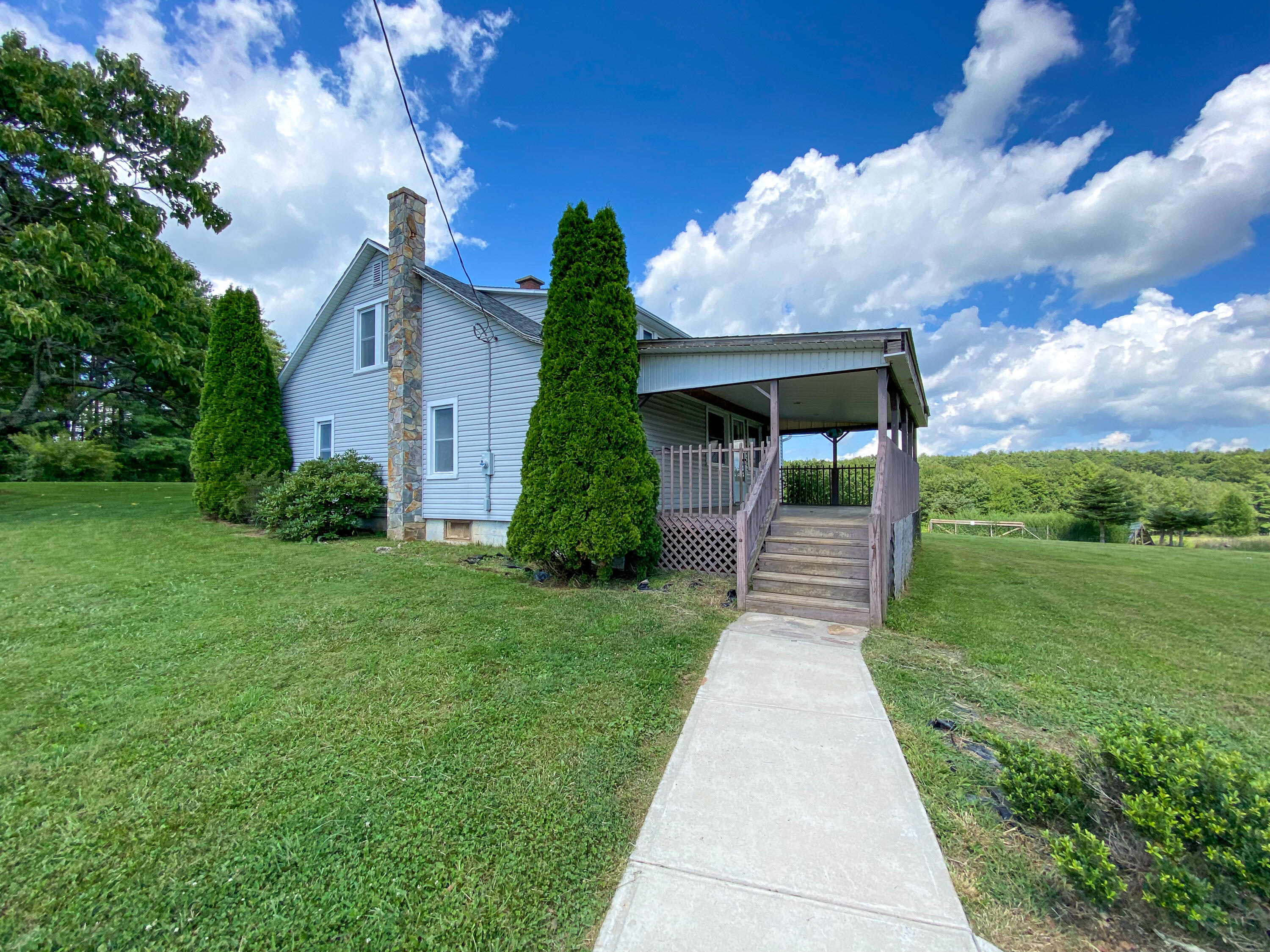 636 Talford Road Northwest Willis, VA 24380 - Photo 3 of 22 4