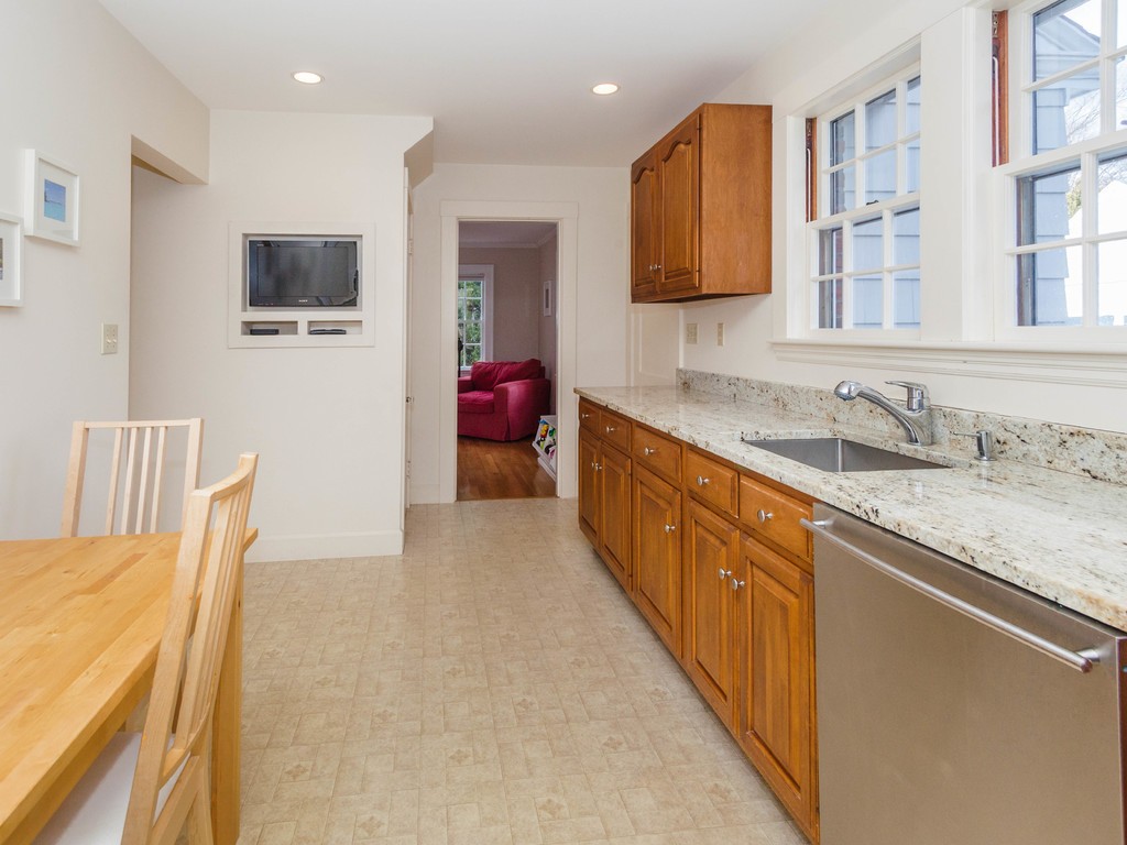 24 Leslie Road Newton, MA 02466 - Photo 14 of 21 Gallery Image 14