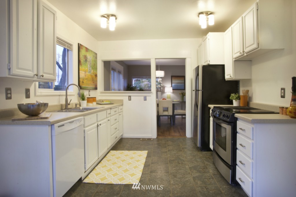 716 North 78th Street Seattle, WA 98103 - Photo 11 of 19