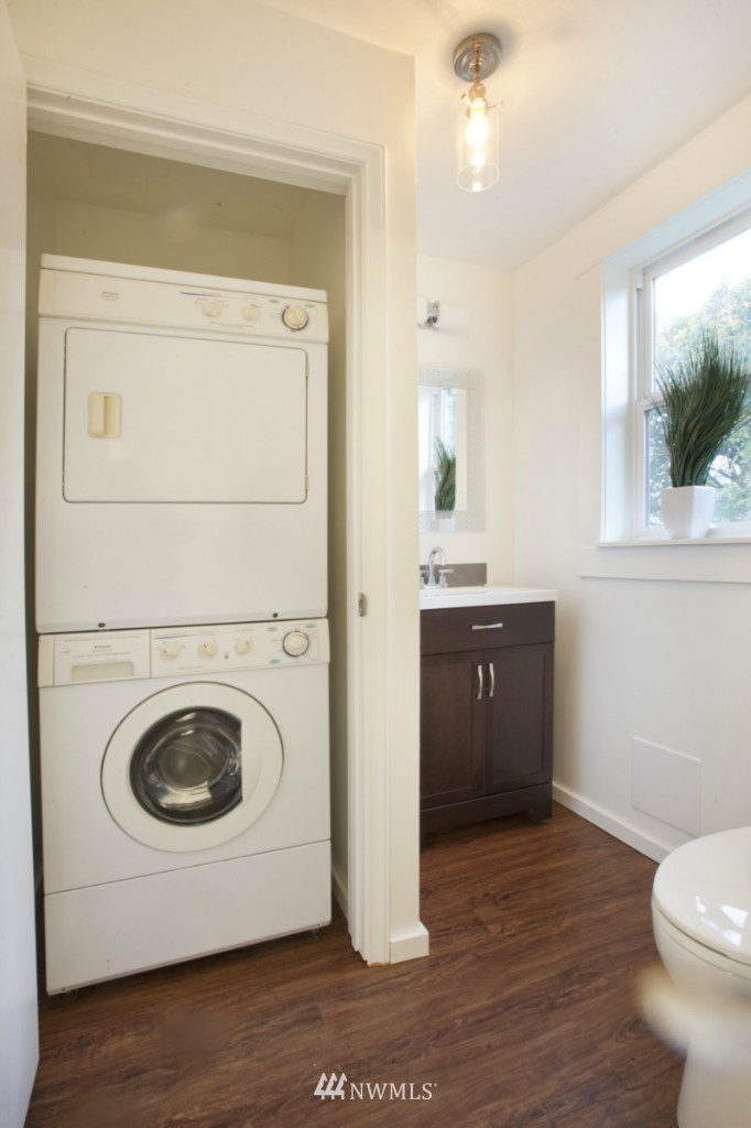 716 North 78th Street Seattle, WA 98103 - Photo 14 of 19