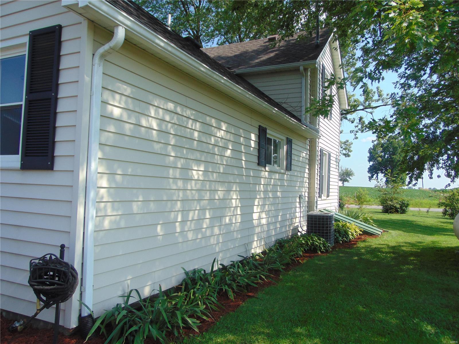 5008 Piasa Road Brighton, IL 62012 - Photo 9 of 29 Gallery Image 9