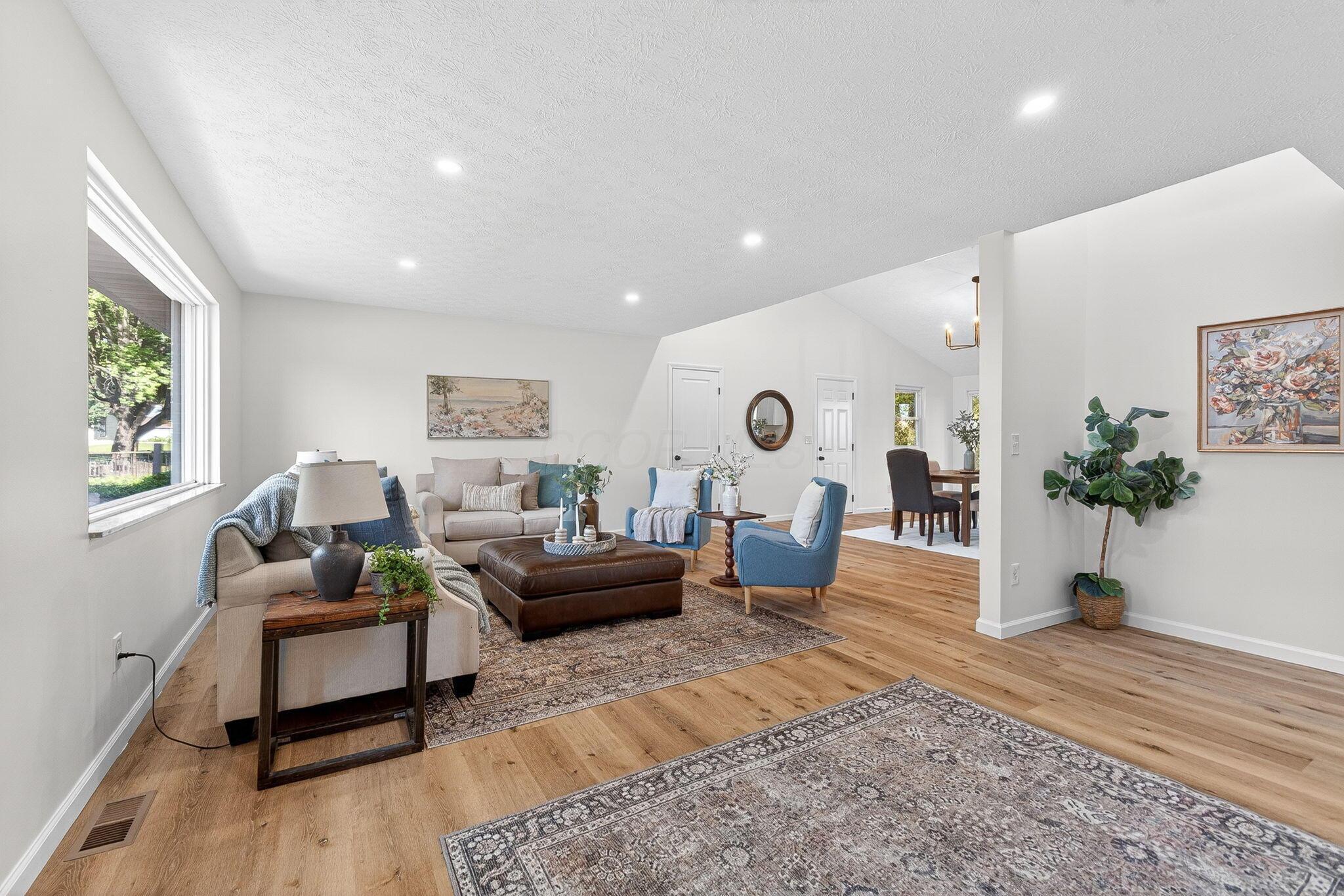 181 Greenbrier Road Sunbury, OH 43074 - Photo 6 of 60 181 Greenbrier (Interior)-1