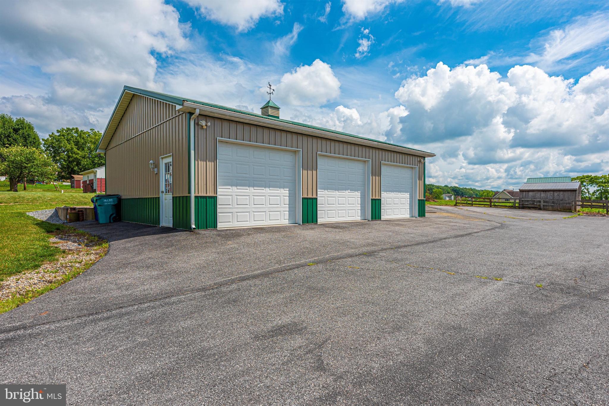9915 Rocky Ridge Road Rocky Ridge, MD 21778 - Photo 26 of 105 Garage