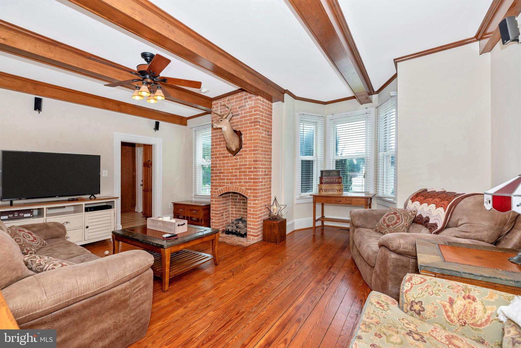 9915 Rocky Ridge Road Rocky Ridge, MD 21778 - Photo 33 of 105 Living Room
